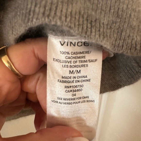 VINCE Striped Gray Navy 100% Cashmere V-Neck Sweater M - Picture 12 of 13